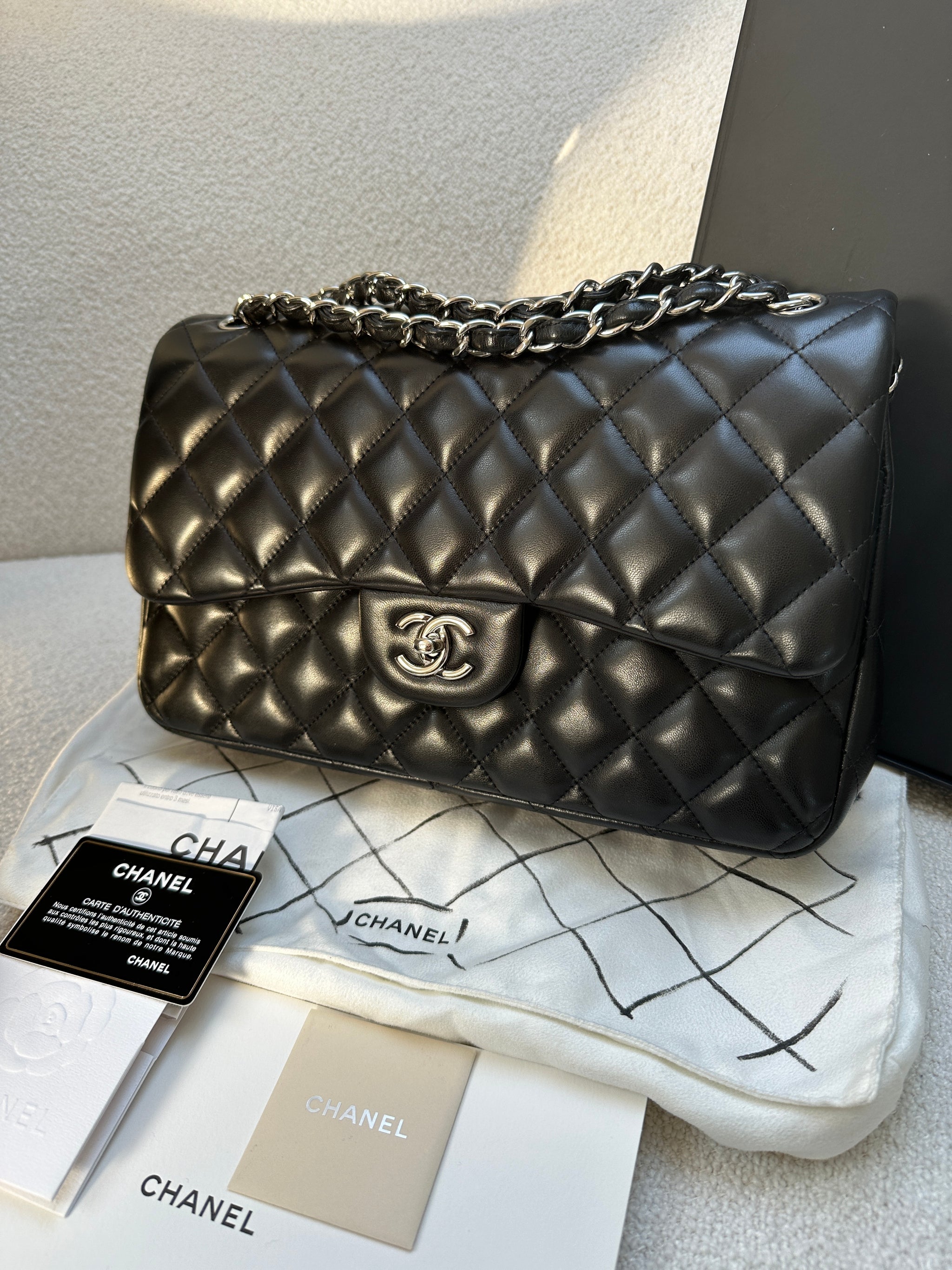 Chanel Jumbo Agnello nera