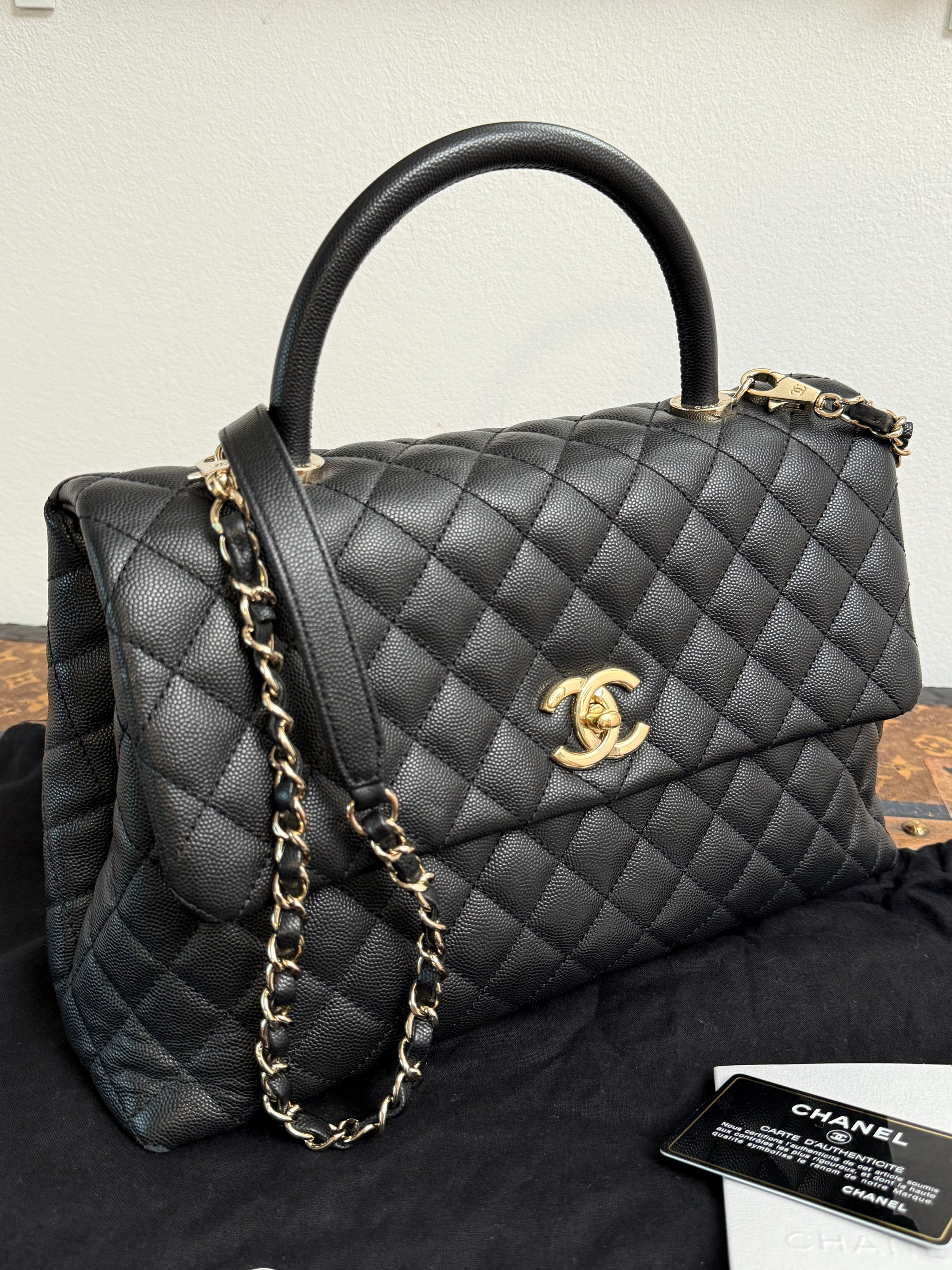 Chanel Coco Handle Media Nera – MM Luxury Shop