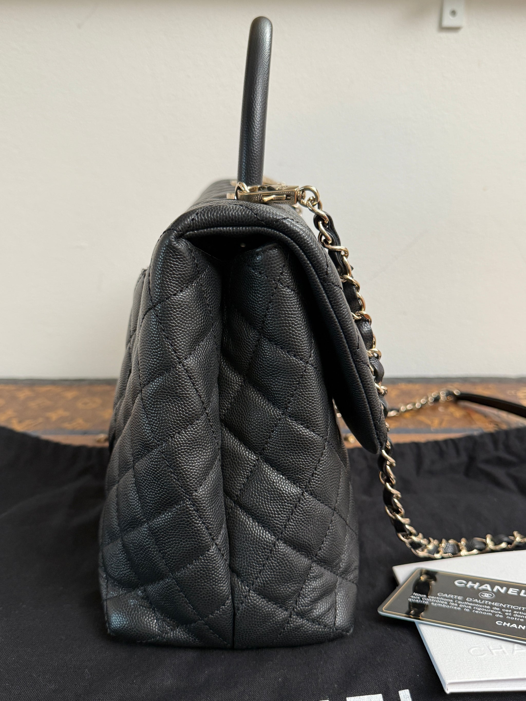 Chanel Coco Handle Media Nera – MM Luxury Shop