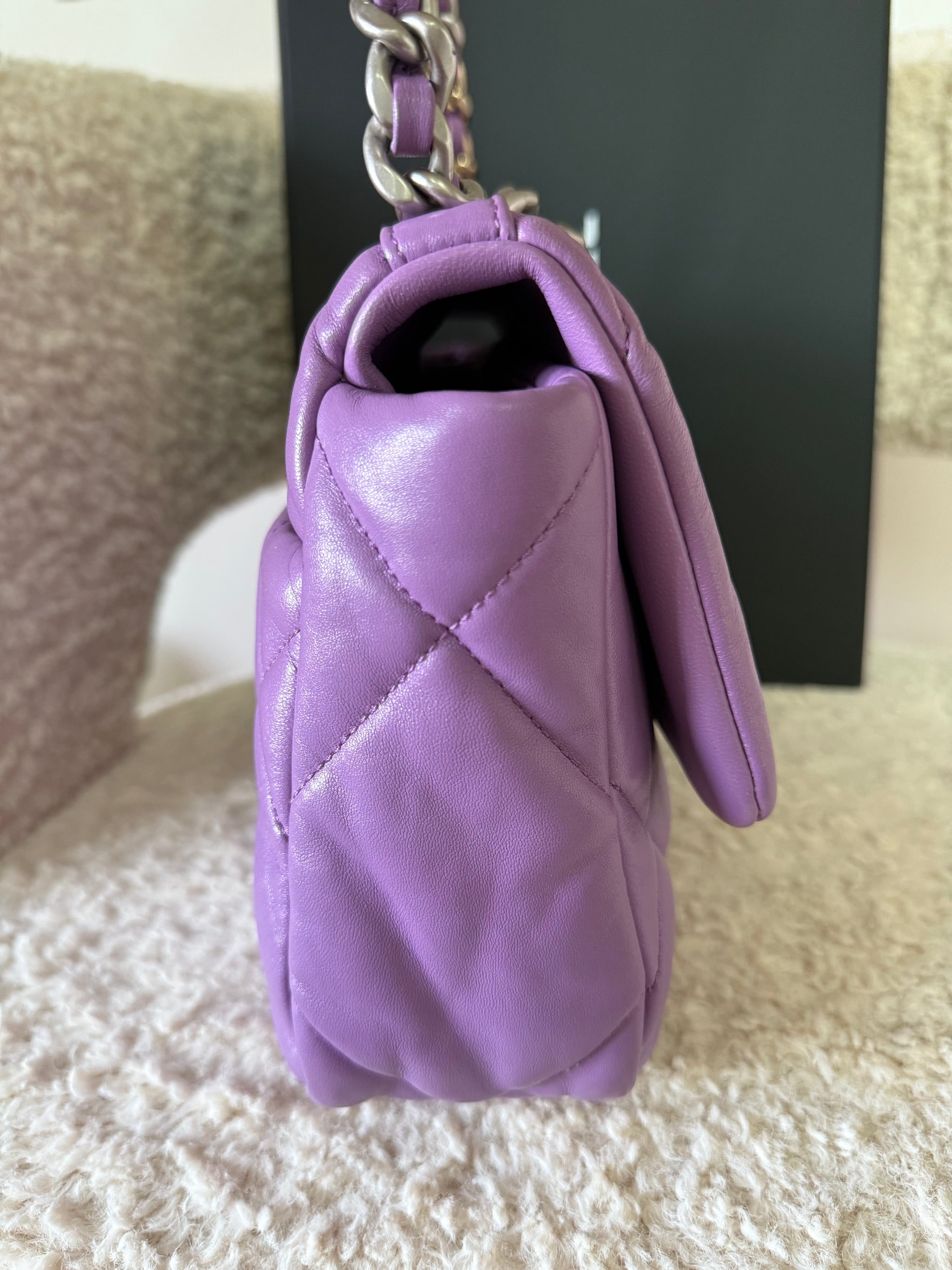 Chanel 19 Media Violet – MM Luxury Shop