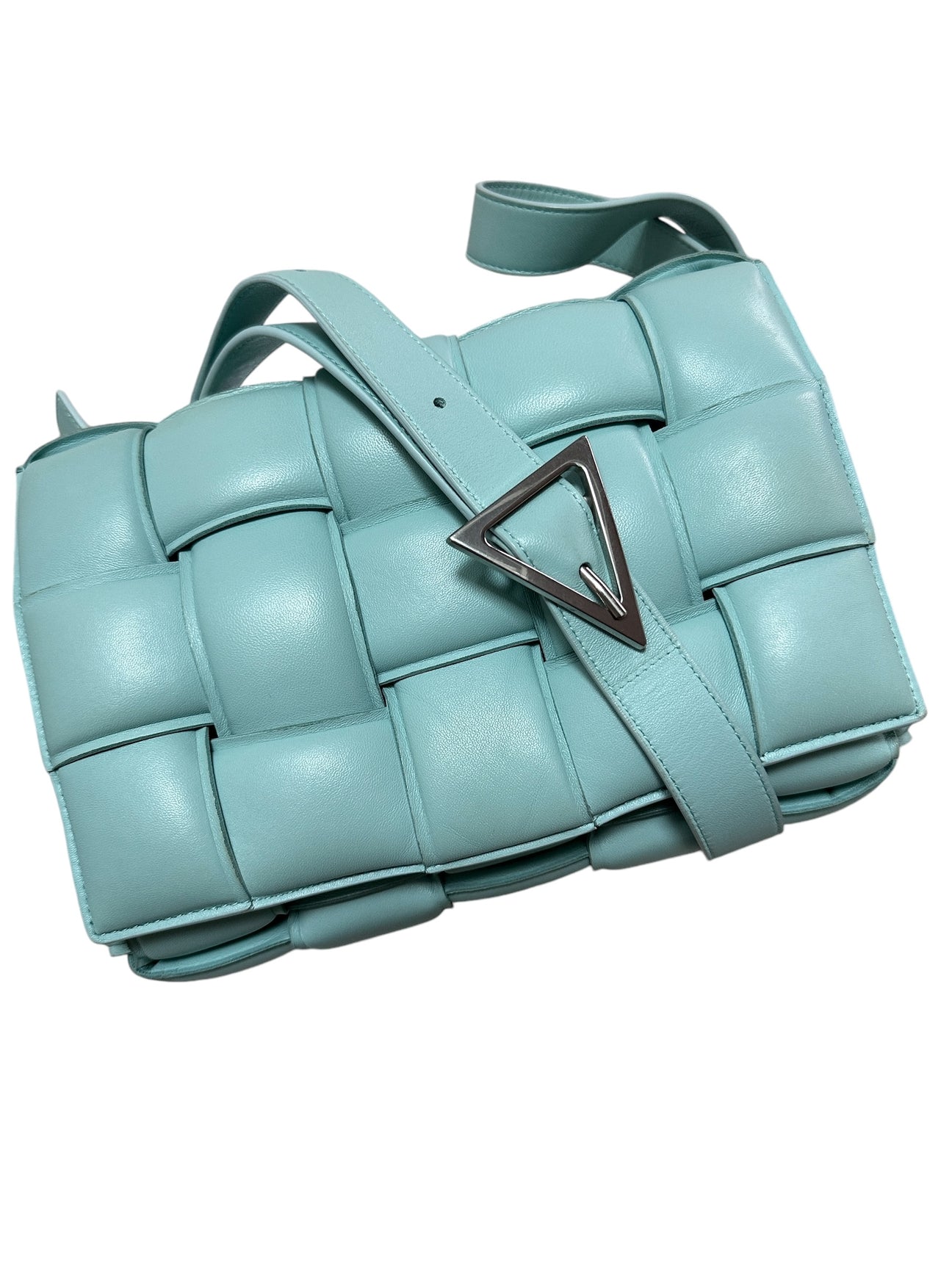 Bottega Veneta Cassetta imbottita azzurra in pelle con maxi intreccio